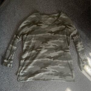 American Eagle Outfitters Camo High-Low Long-Sleeve